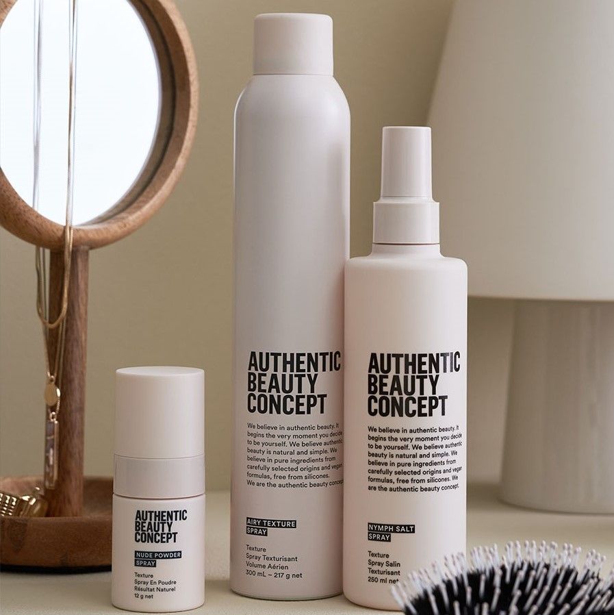 Texturprodukte von Authentic Beauty Concept: Nude Powder Spray, Airy Texture Spray und Nymph Salt Spray